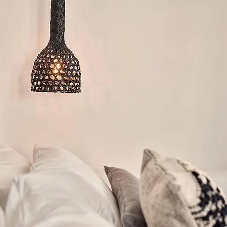 Ledra فندق
